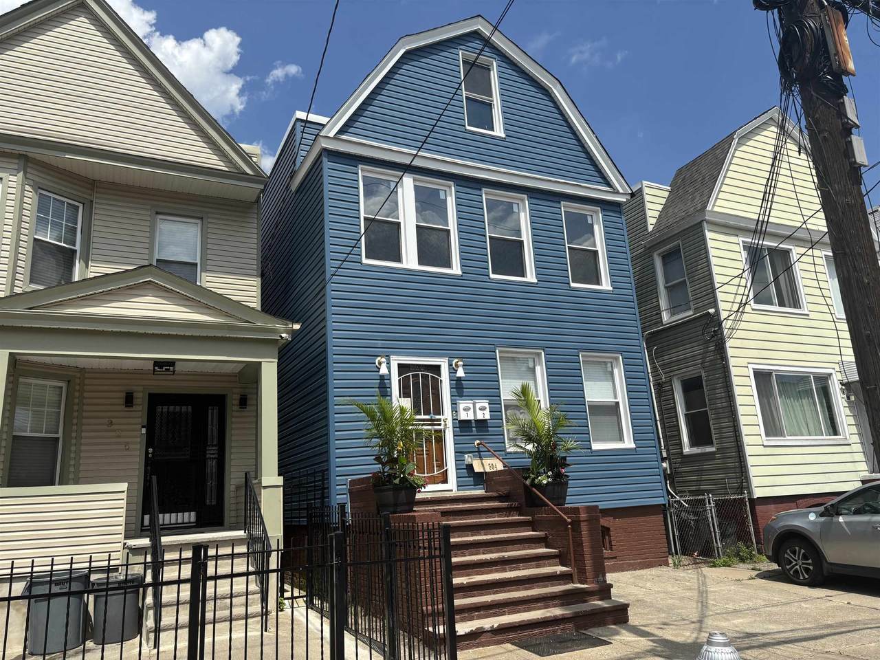 304 Chapel Ave - Photo 1