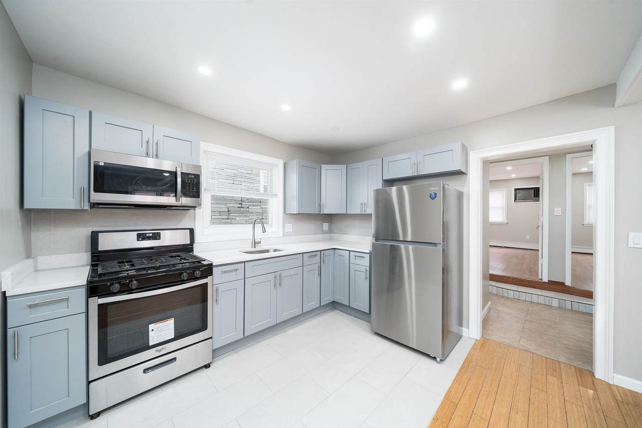 27 West 16Th St - Photo 1