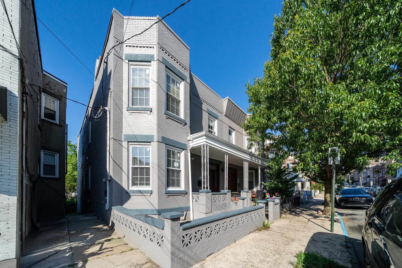 1306 27TH ST - Photo 1
