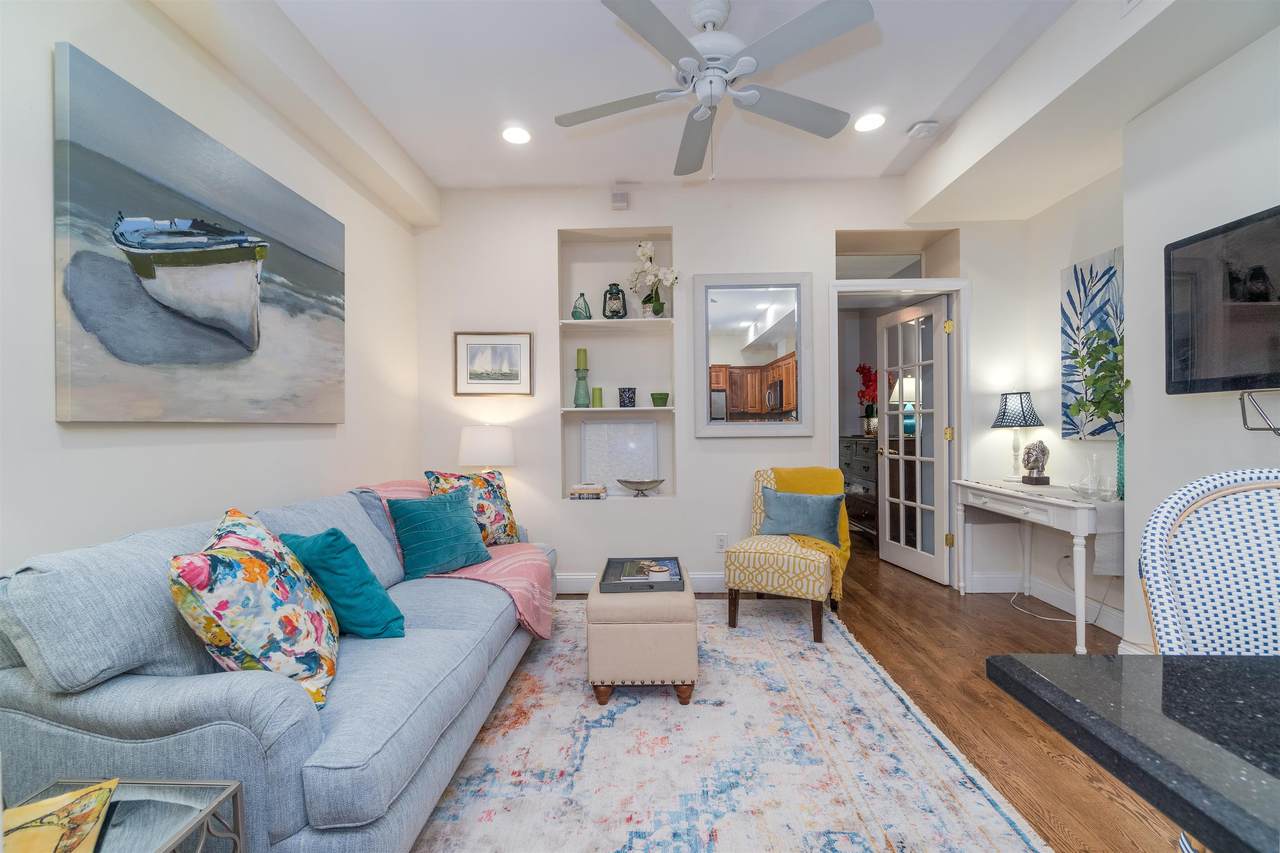 208 Park Ave - Photo 1