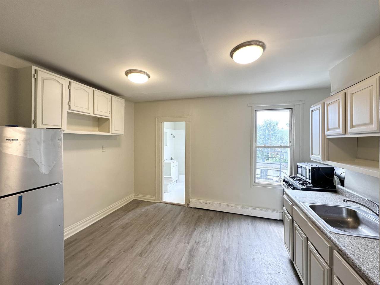 144 Van Horne St - Photo 1