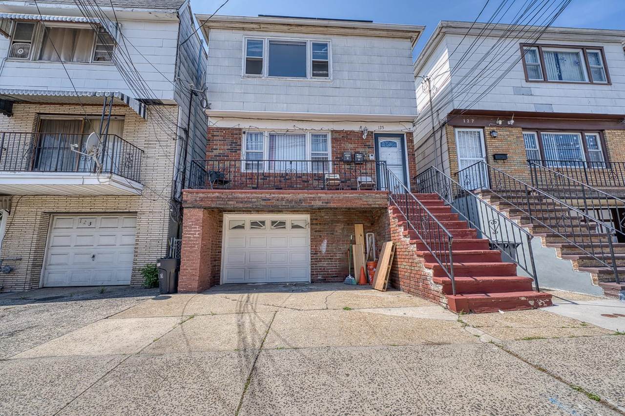 125 Garfield Ave - Photo 1