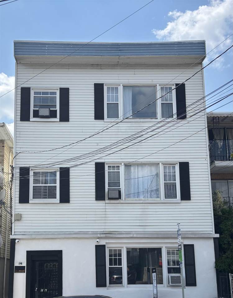 6119 Jefferson St - Photo 1