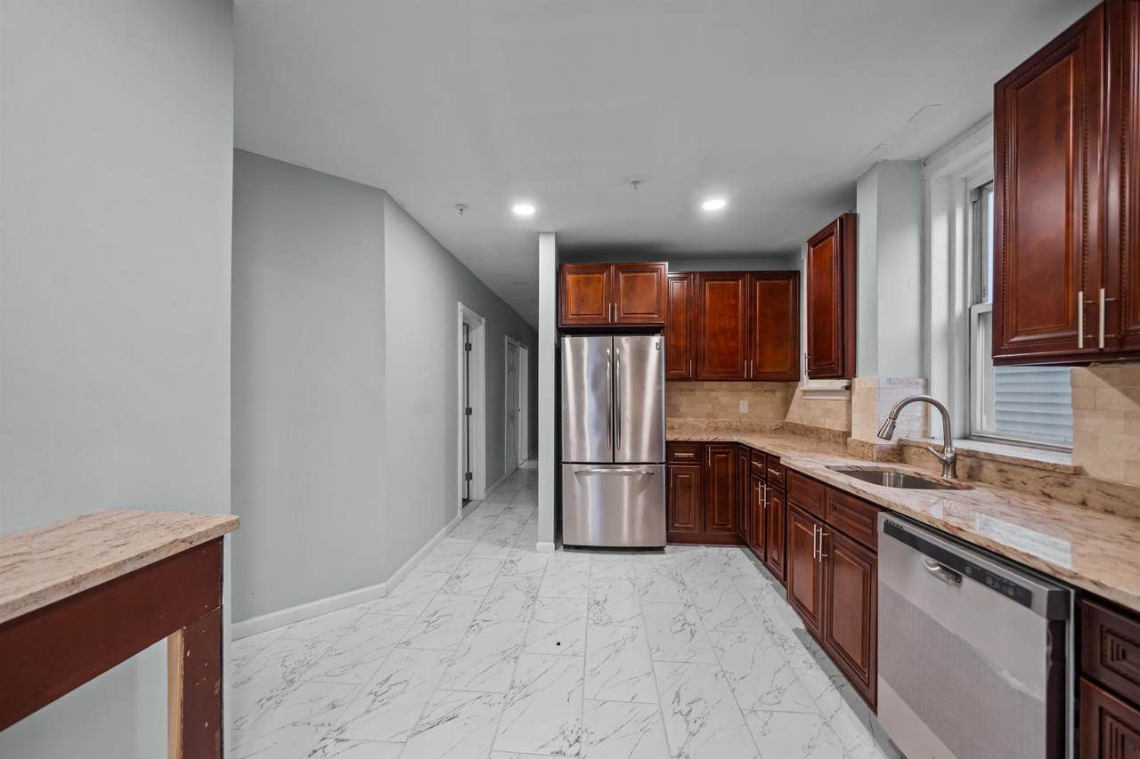 3311 Pleasant Ave - Photo 1