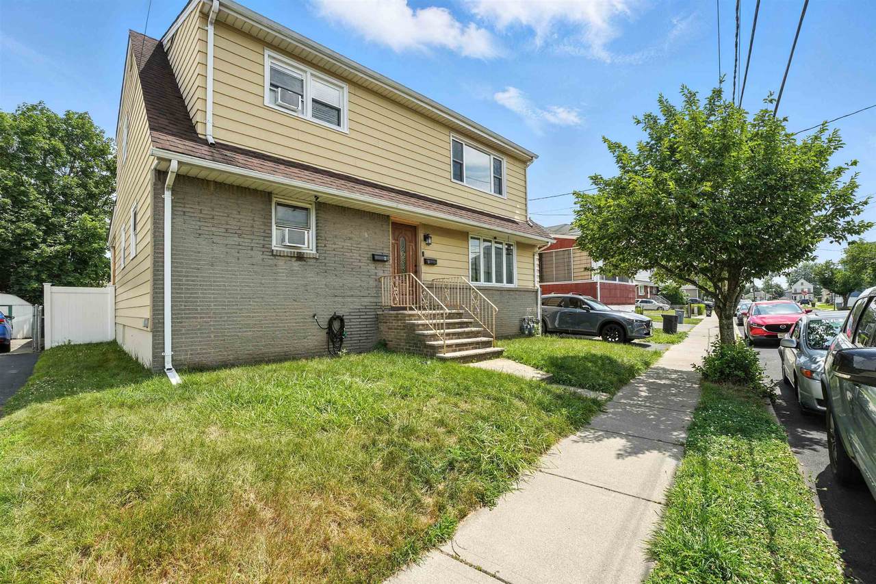 52 River St - Photo 1