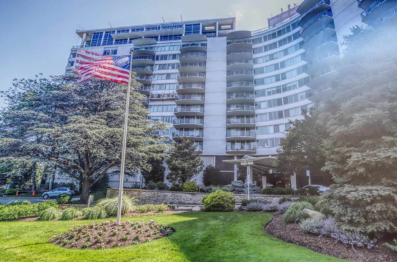 1 Claridge Dr - Photo 1