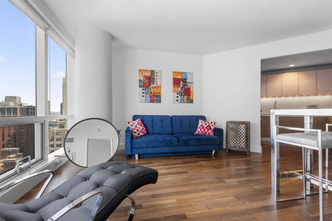 77 Hudson St - Photo 1