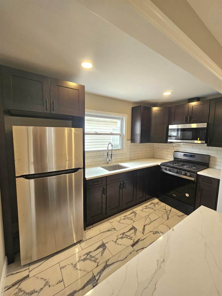 427 5TH ST - Photo 1