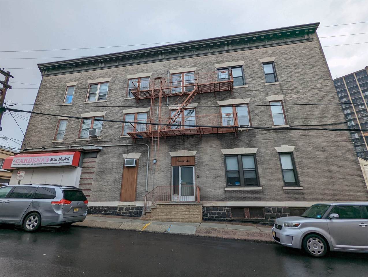 390 Fairview Ave - Photo 1