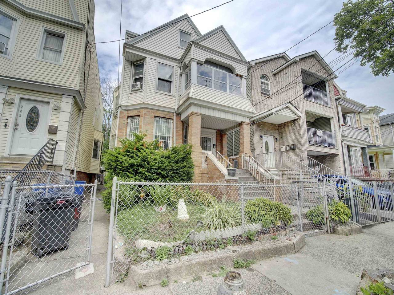 220 Wegman Parkway - Photo 1