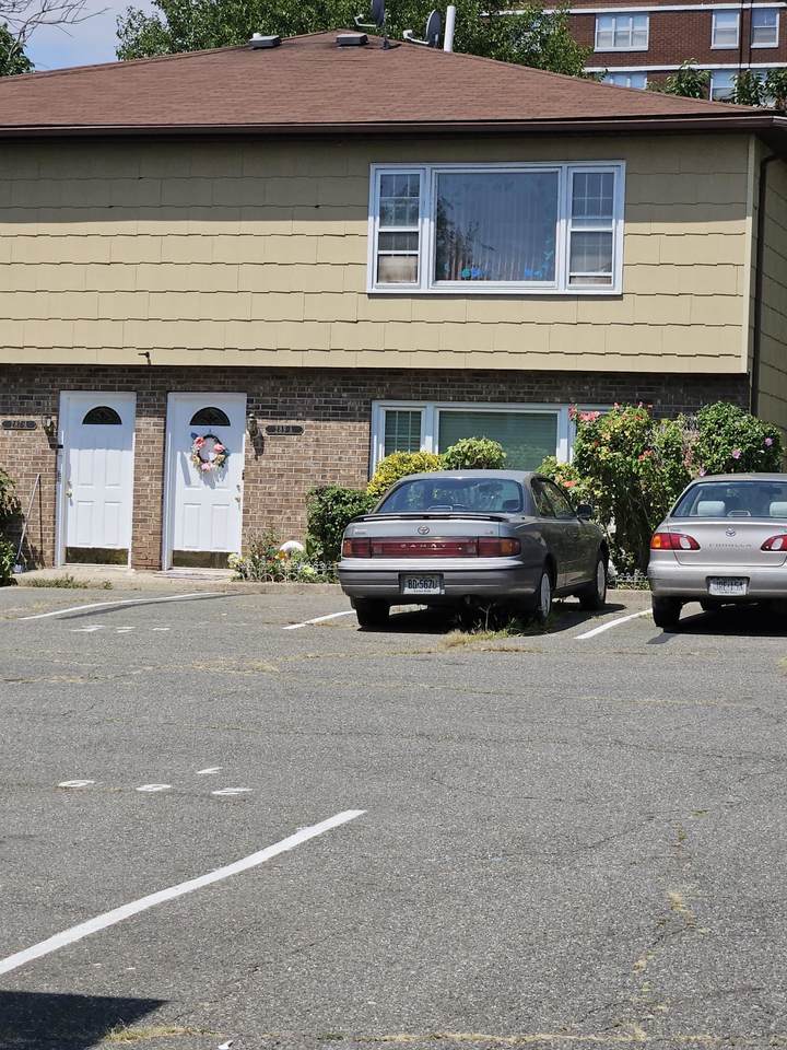 289 A Clerk St - Photo 1