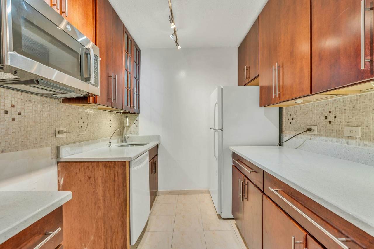 7004 Blvd East - Photo 1