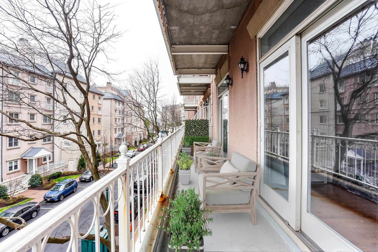 207 Shearwater Ct West - Photo 1