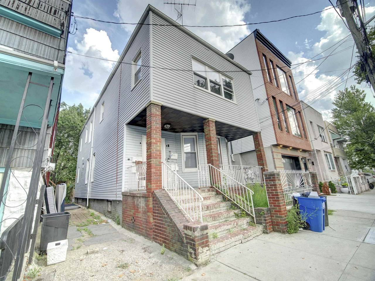 224 Freeman Ave - Photo 1