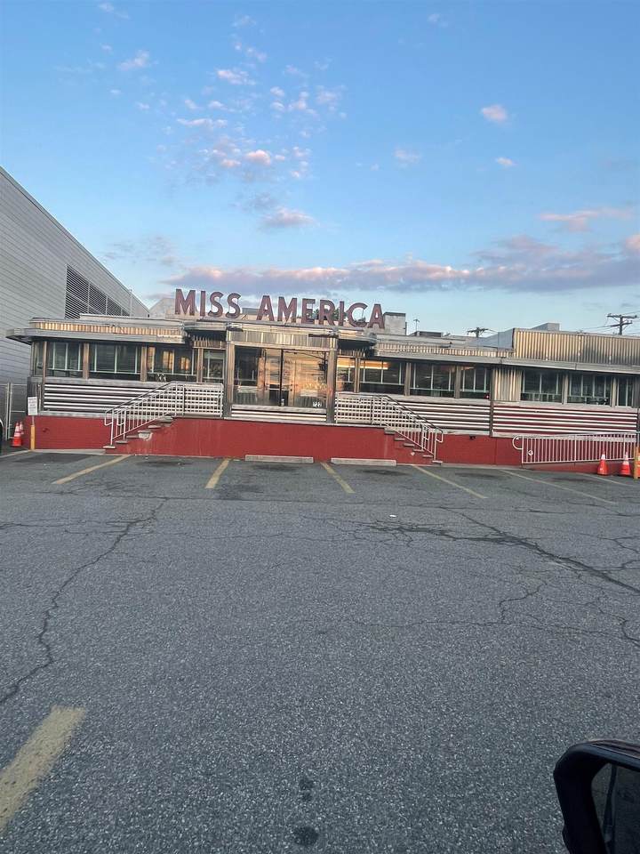 322 Westside Ave - Photo 1