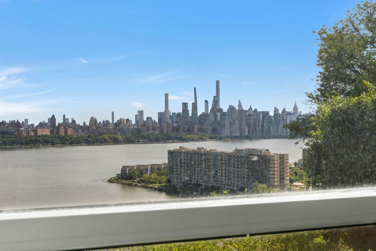 8550 Blvd East - Photo 1