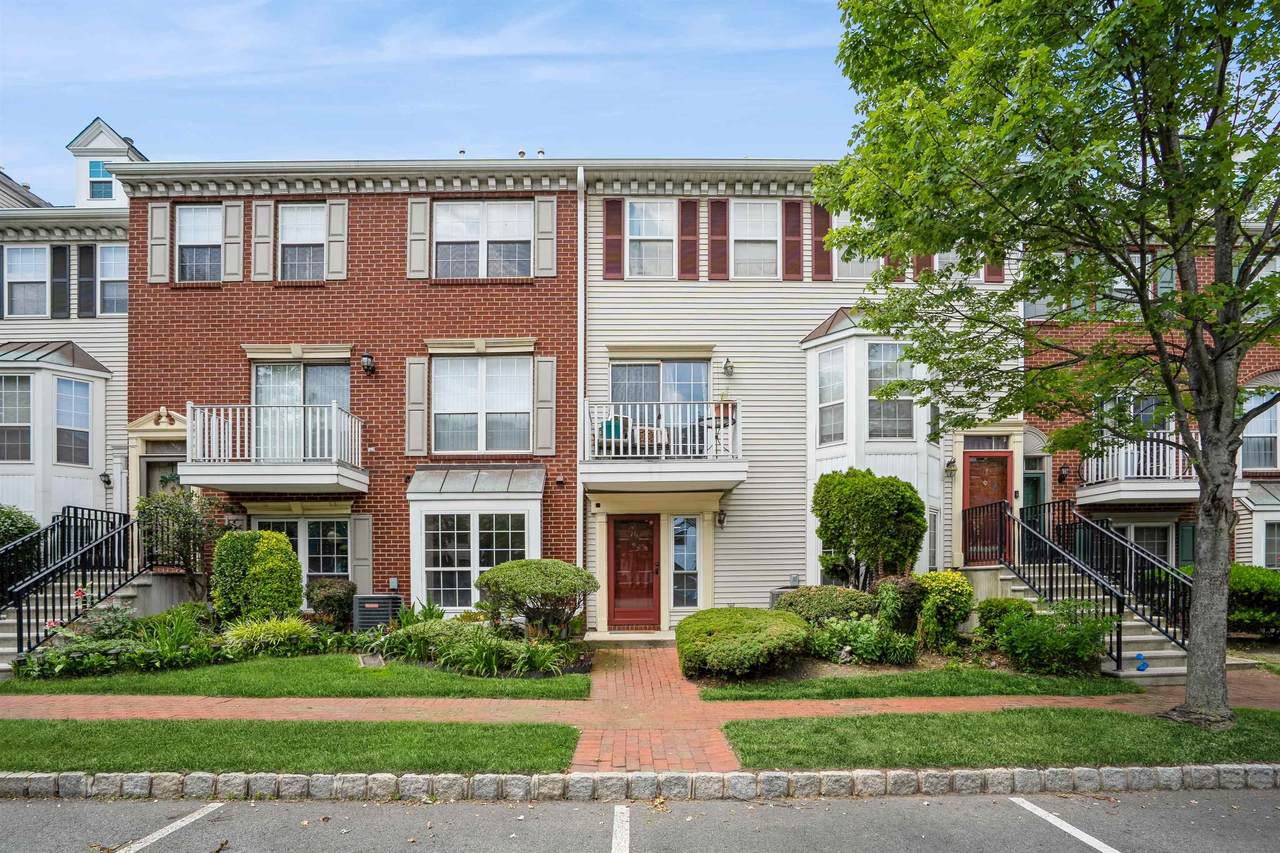 16 Cypress St - Photo 1