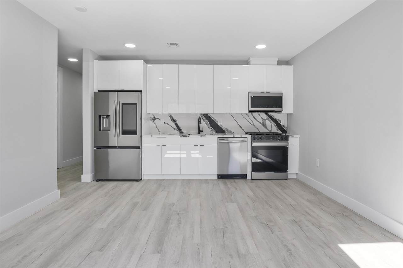 187 Culver Ave - Photo 1