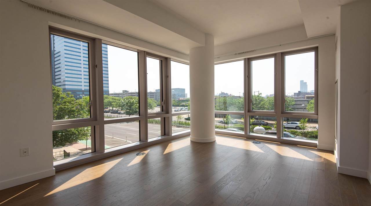 75 Park Lane South - Photo 1