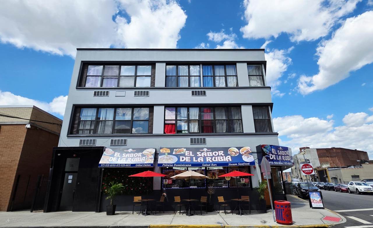 30 Howe Ave - Photo 1