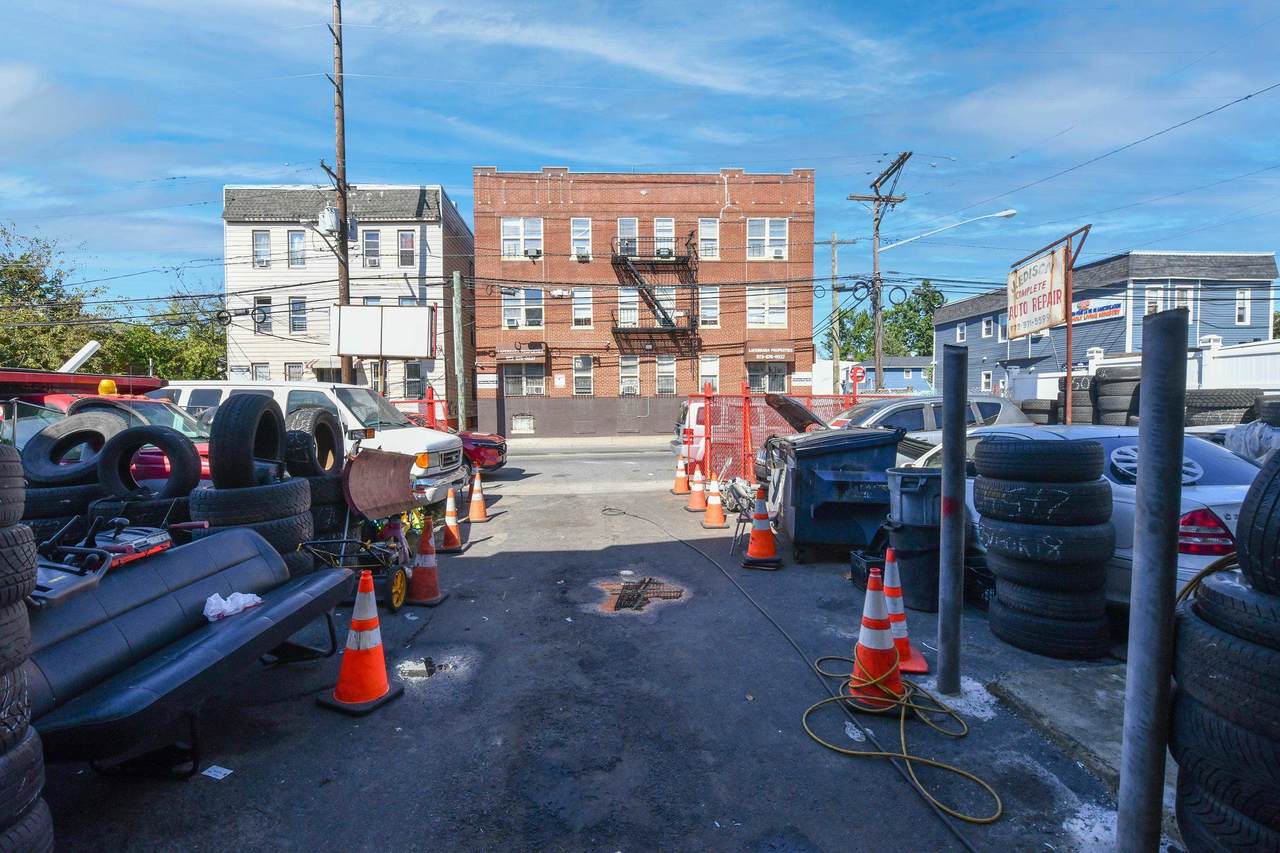 734-736 Grove St - Photo 1