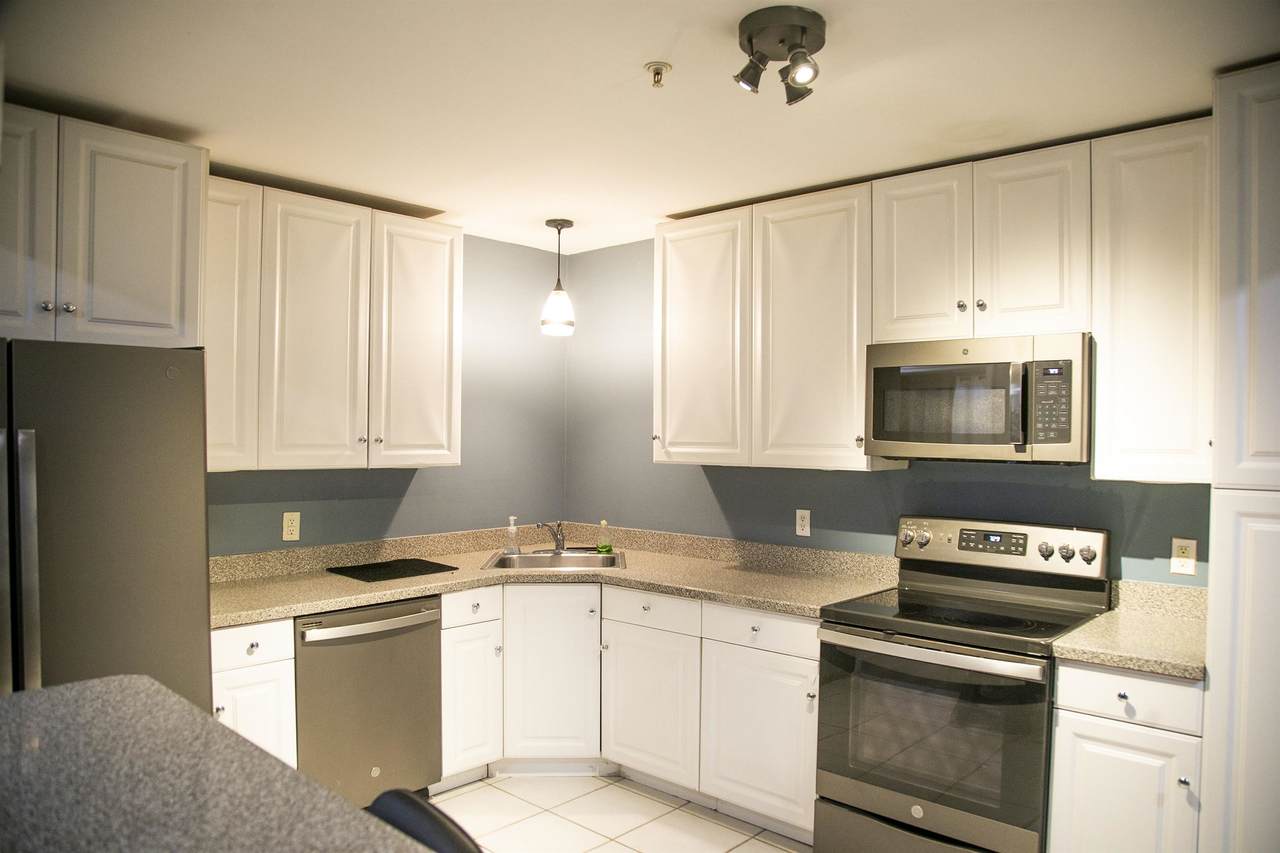 8915 Bergenwood Ave - Photo 1