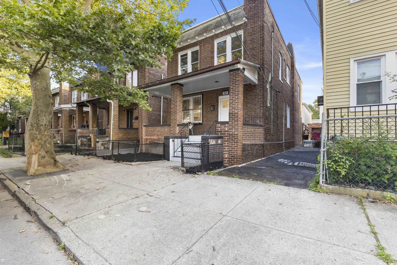 165 Van Nostrand Ave - Photo 1