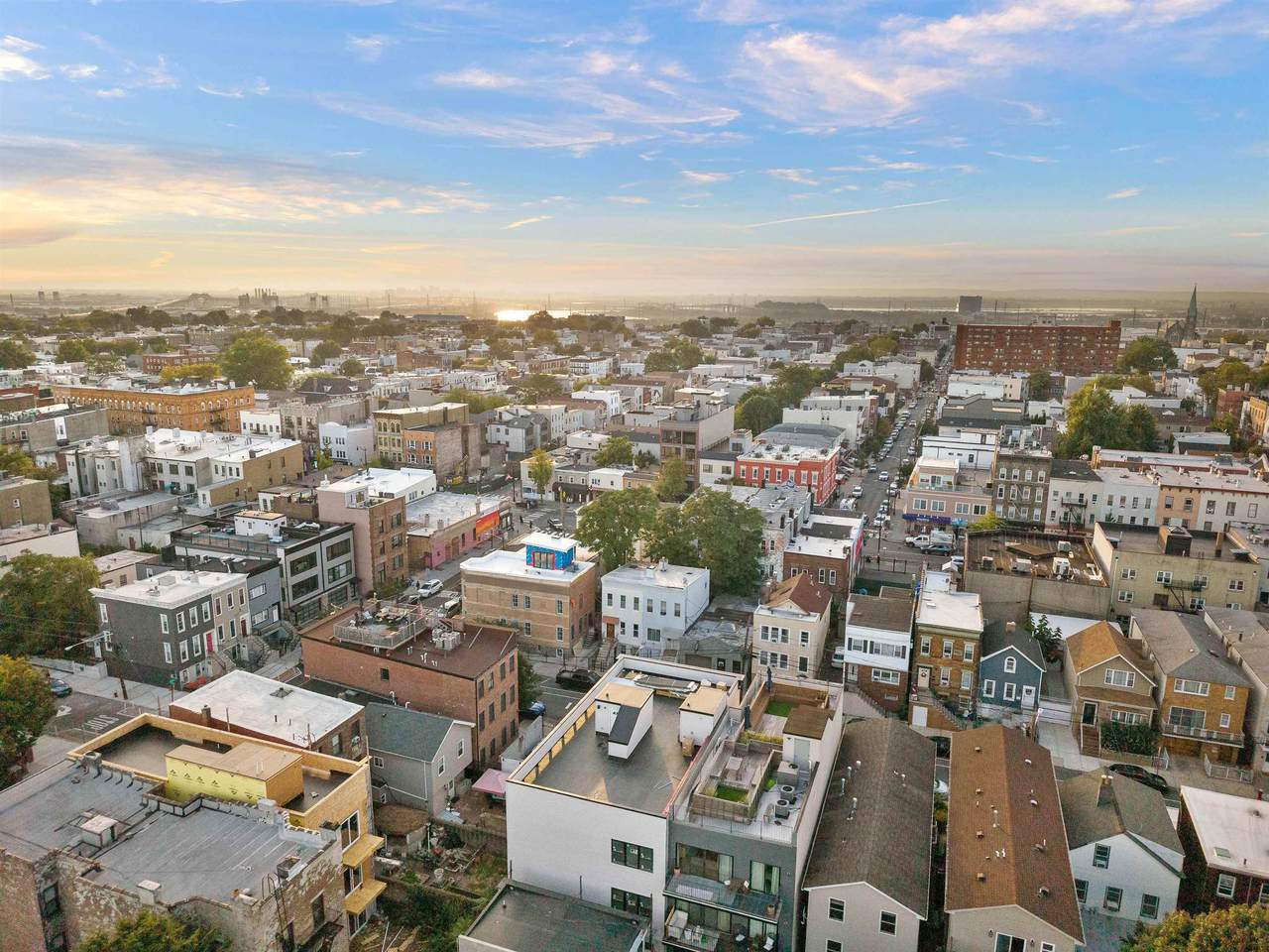 192 Cambridge Ave - Photo 1