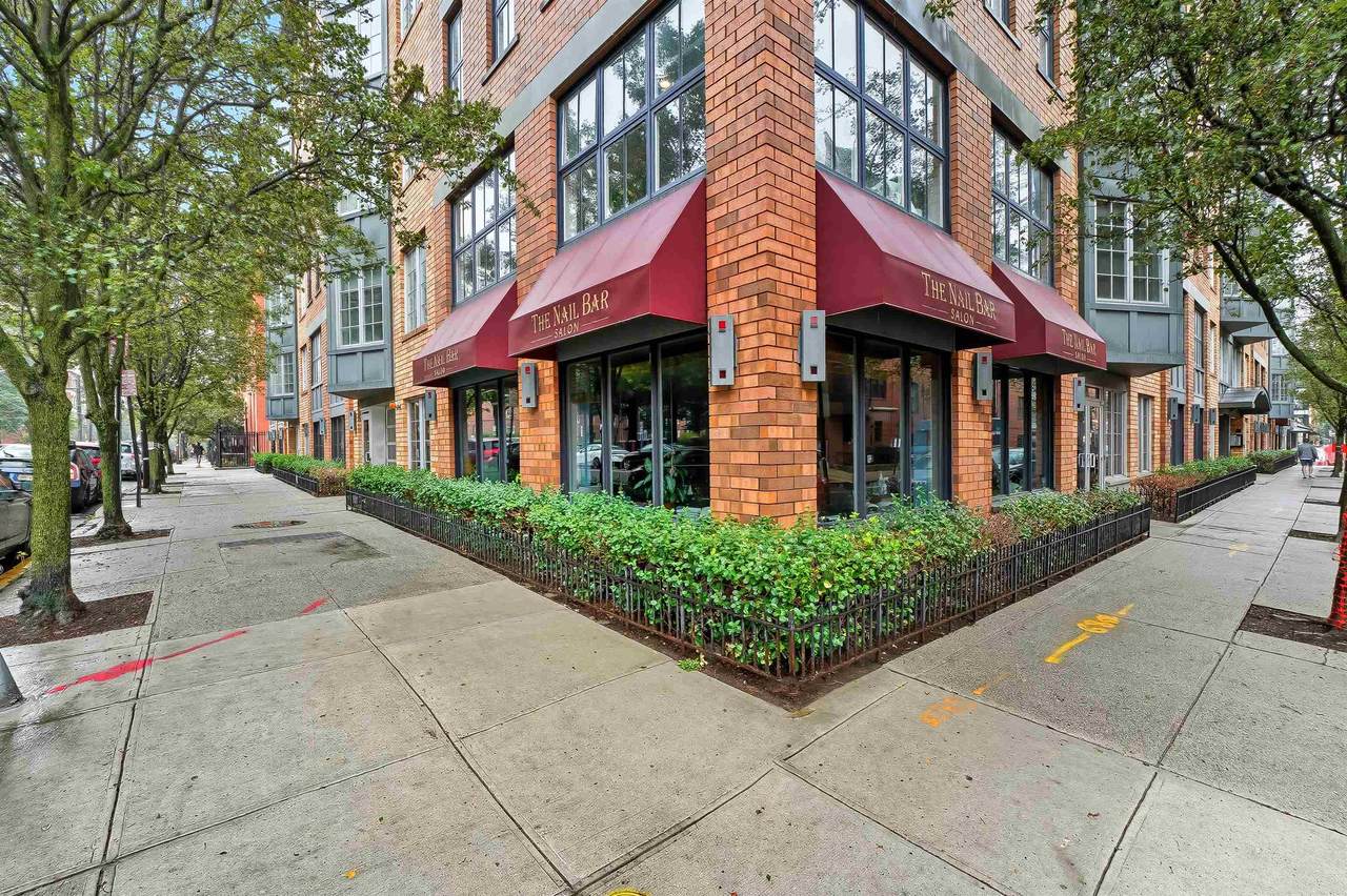 501 9TH ST - Photo 1