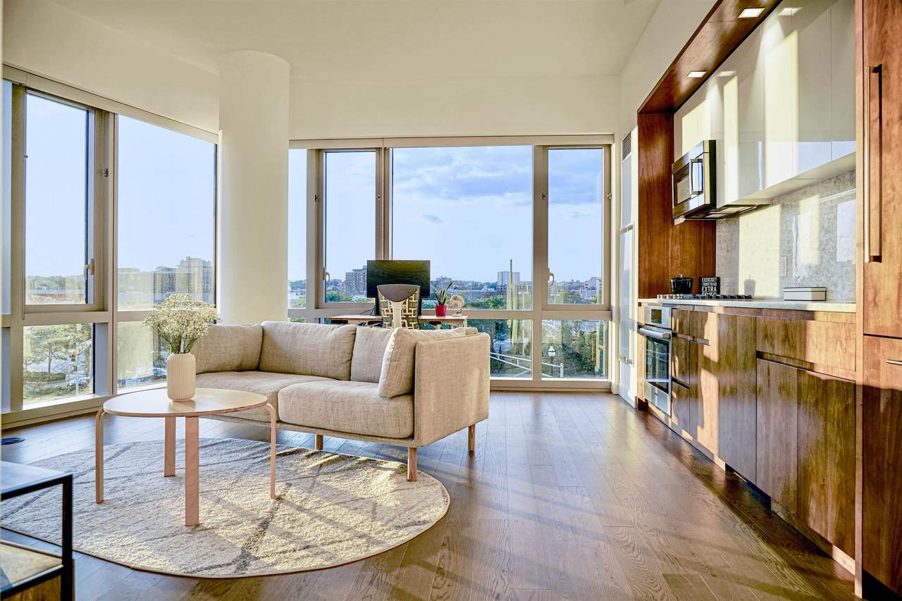 75 Park Lane South - Photo 1