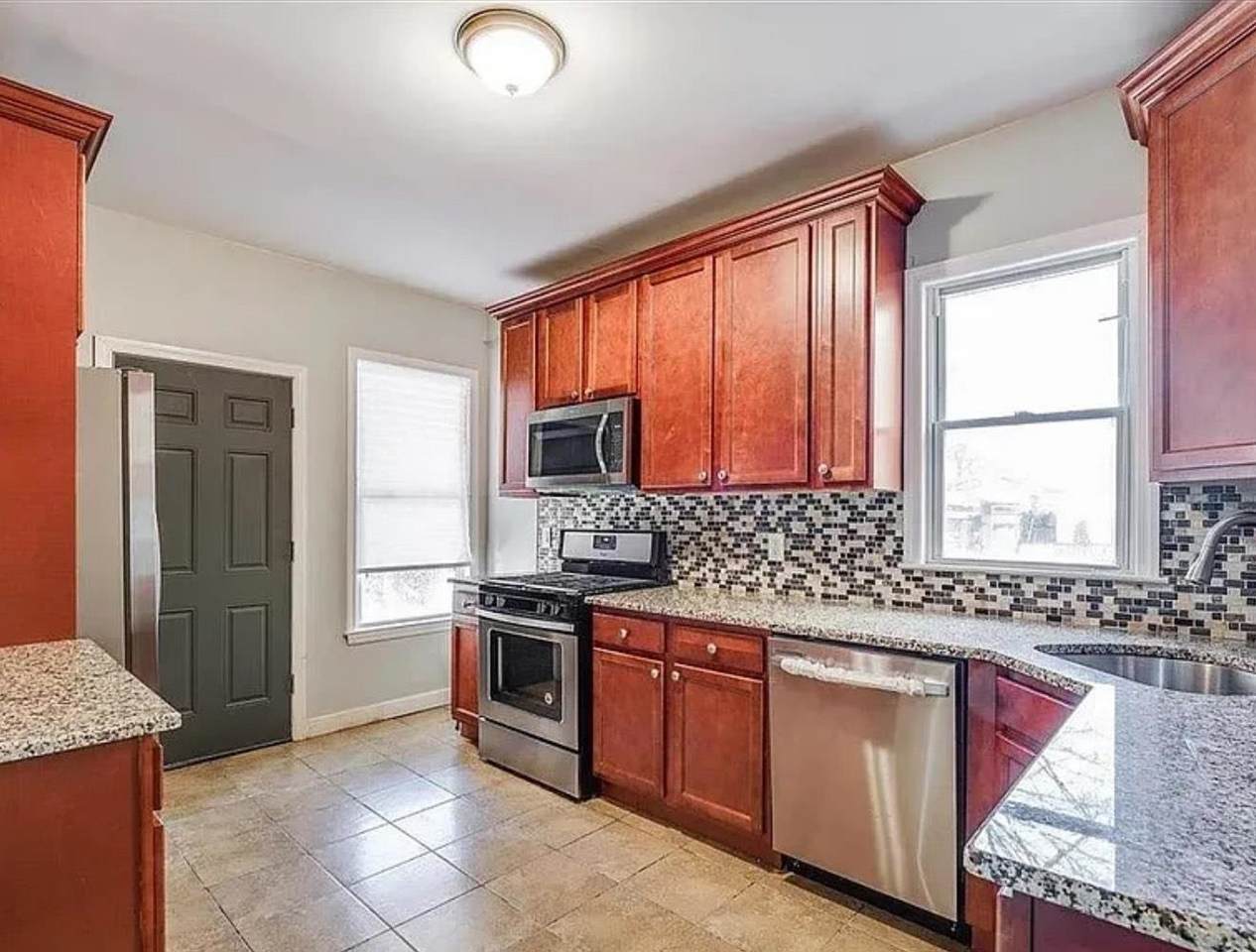 36 Dwight St - Photo 1