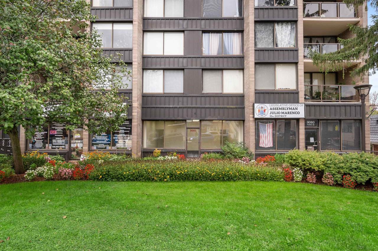 9060 Palisade Ave - Photo 1