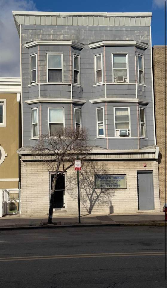 595 Broadway - Photo 1