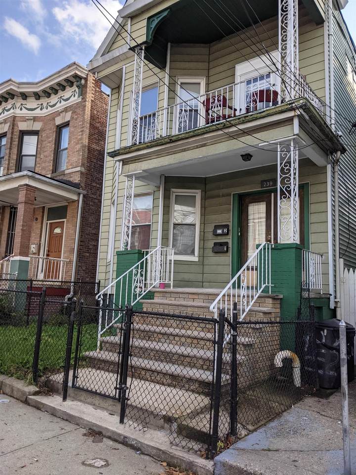 239 Bayview Ave - Photo 1