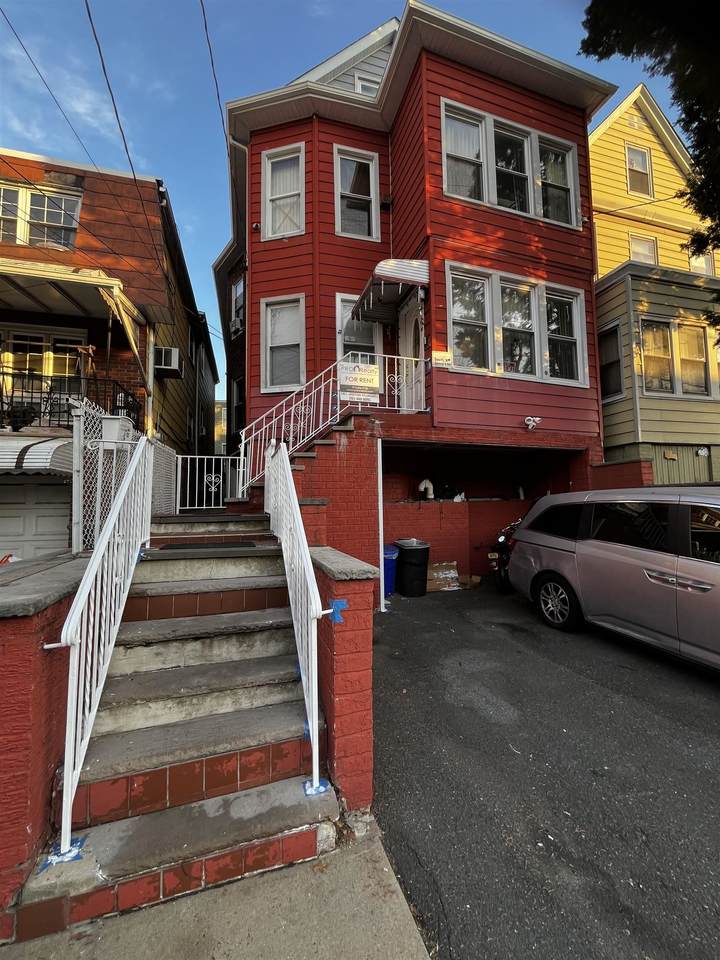 256 Liberty Ave - Photo 1