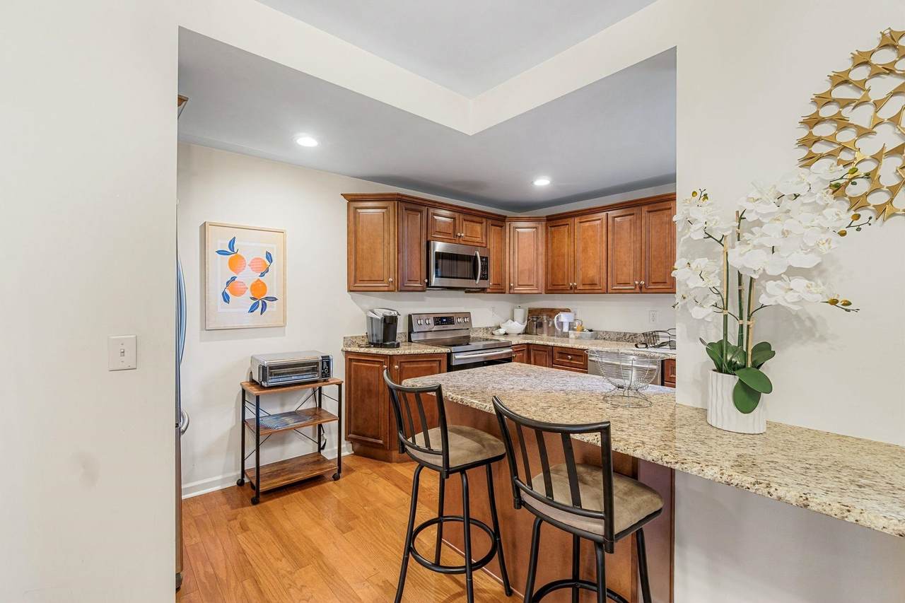 50 Glenwood Ave - Photo 1