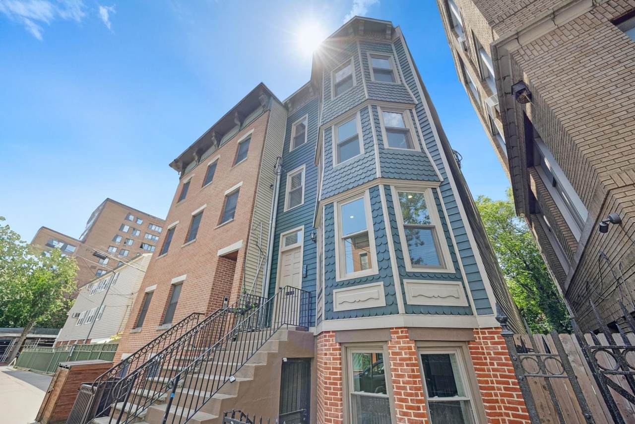 203 3RD ST - Photo 1