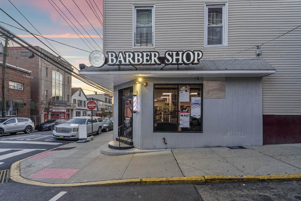 620 61ST ST - Photo 1