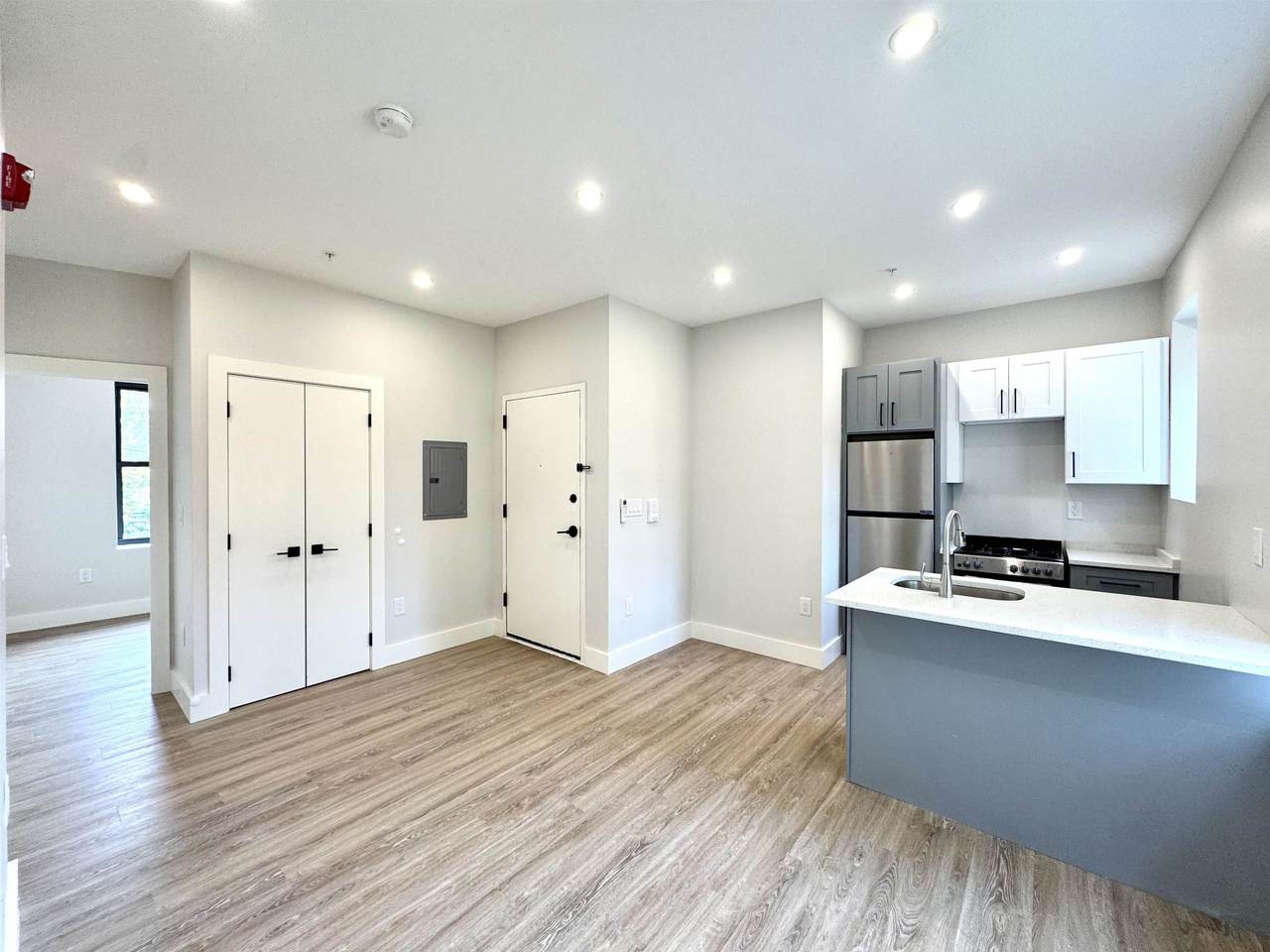 103 Bostwick Ave - Photo 1