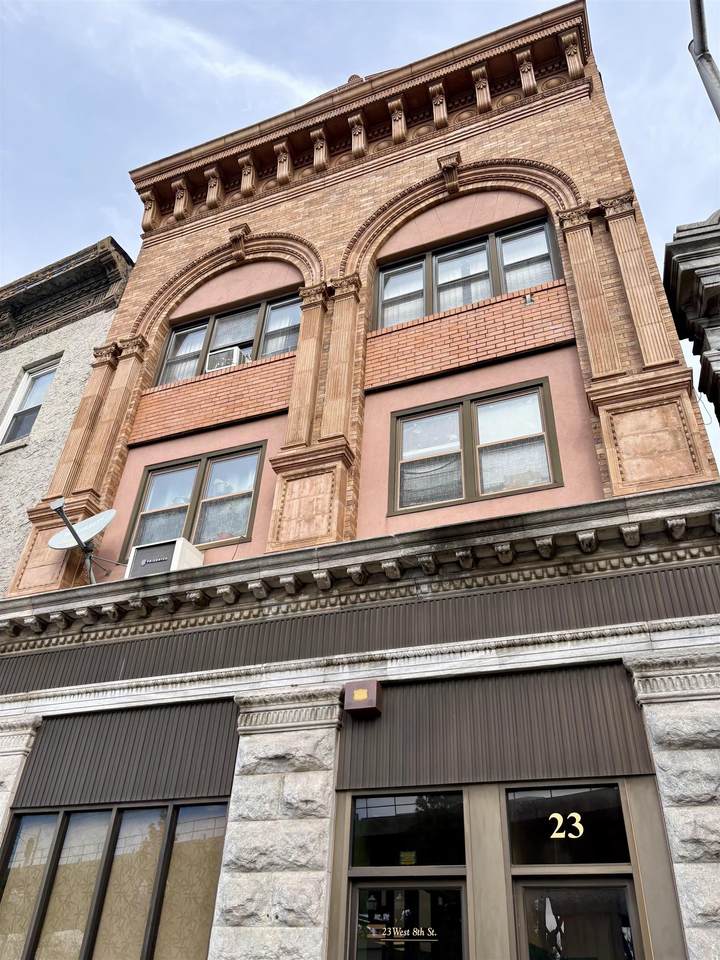23 West 8Th St - Photo 1