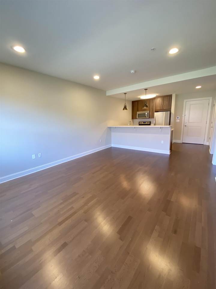 100 Marshall St - Photo 1