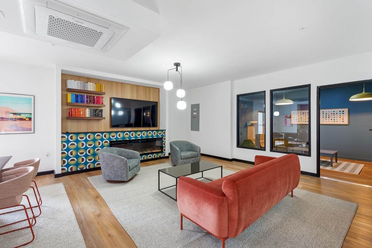 175 West 7Th St - Photo 1