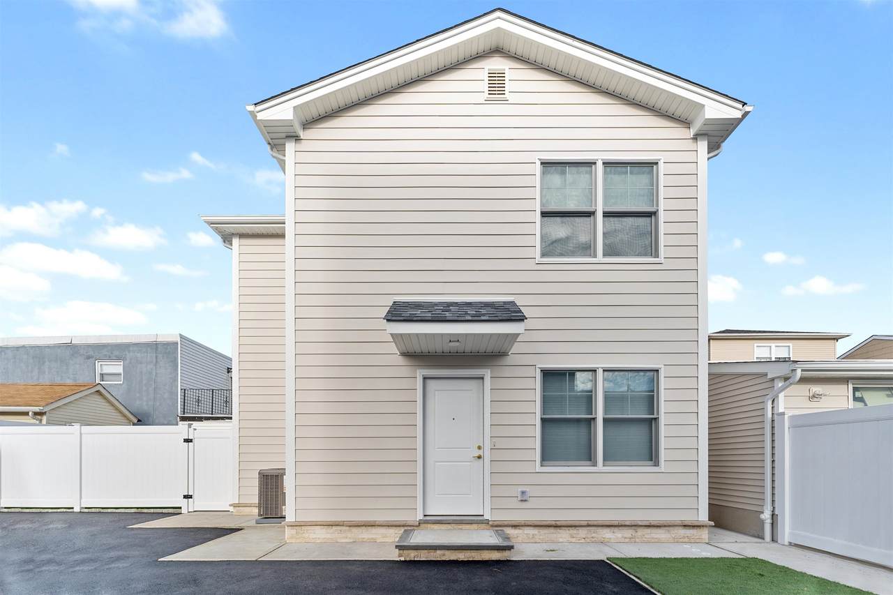 6717 Madison St - Photo 1