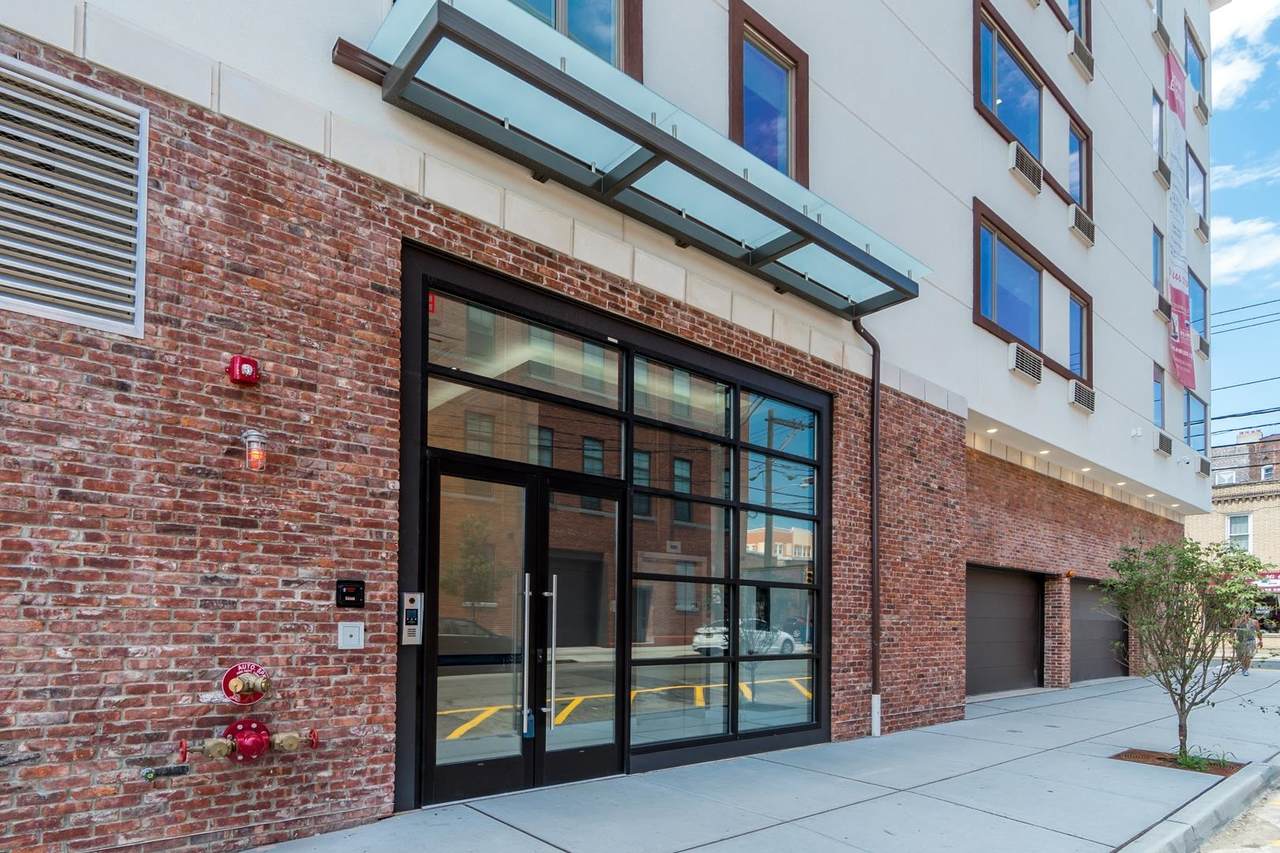 6122 Hudson Ave - Photo 1