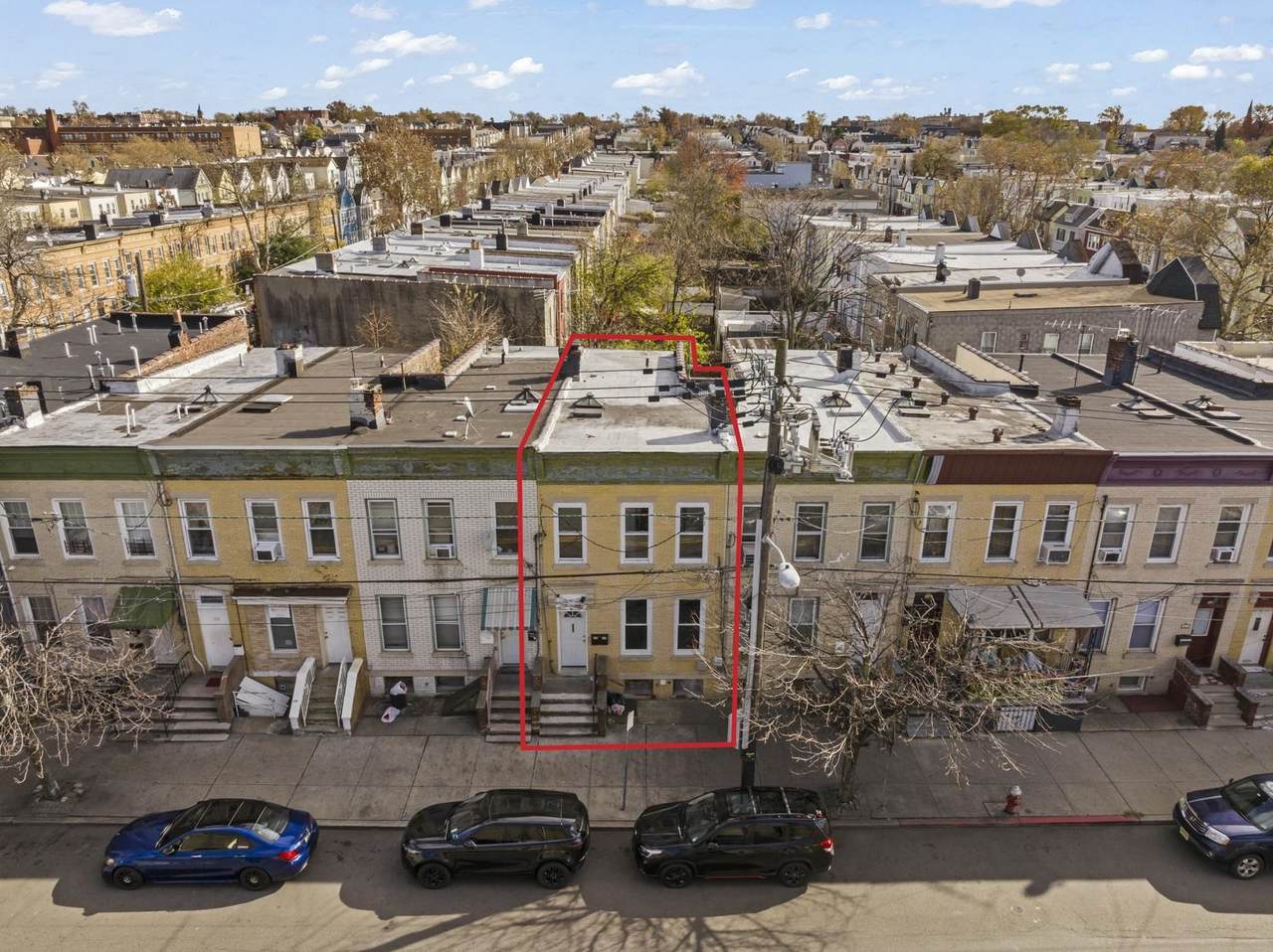 142 West Side Ave - Photo 1