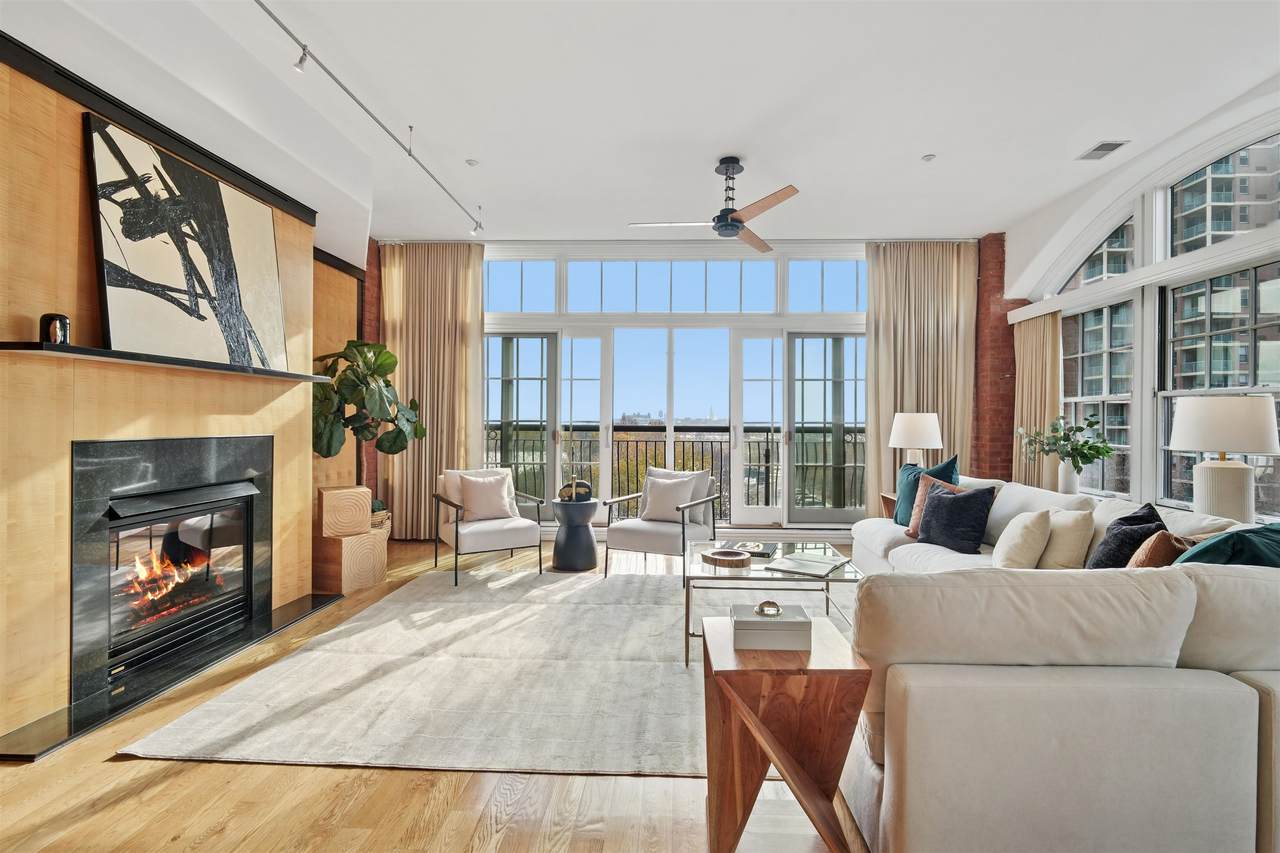 174 Washington St - Photo 1