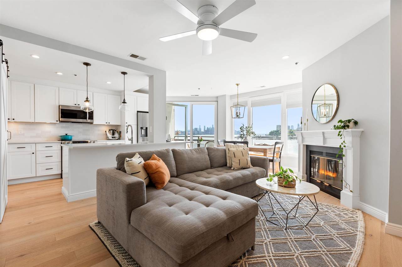 600 Harbor Blvd - Photo 1