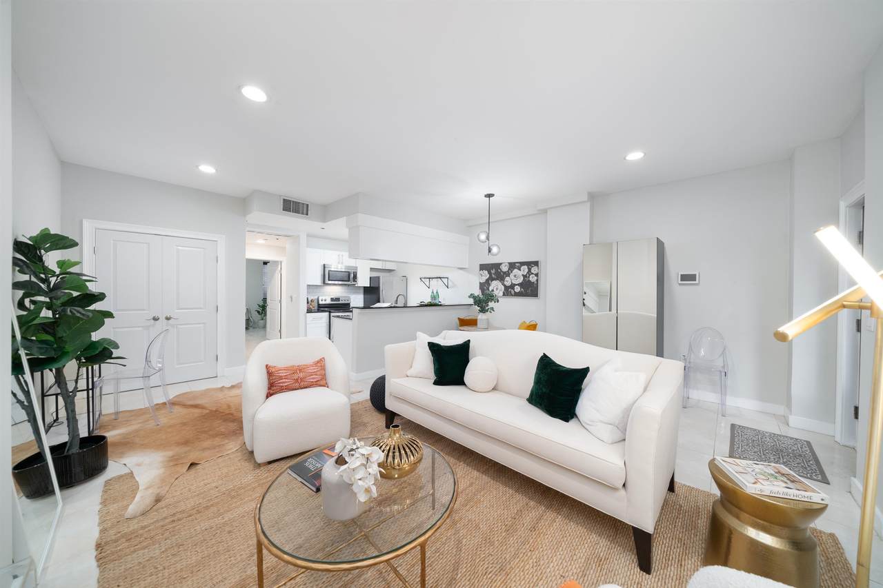 96 Tidewater St - Photo 1