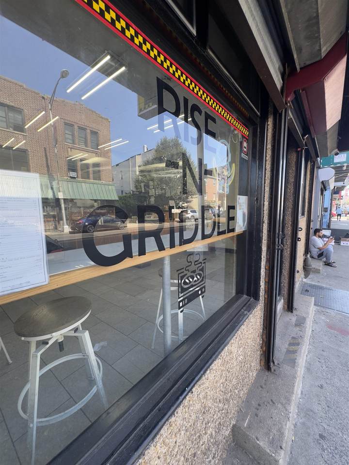 576 West Side Ave - Photo 1