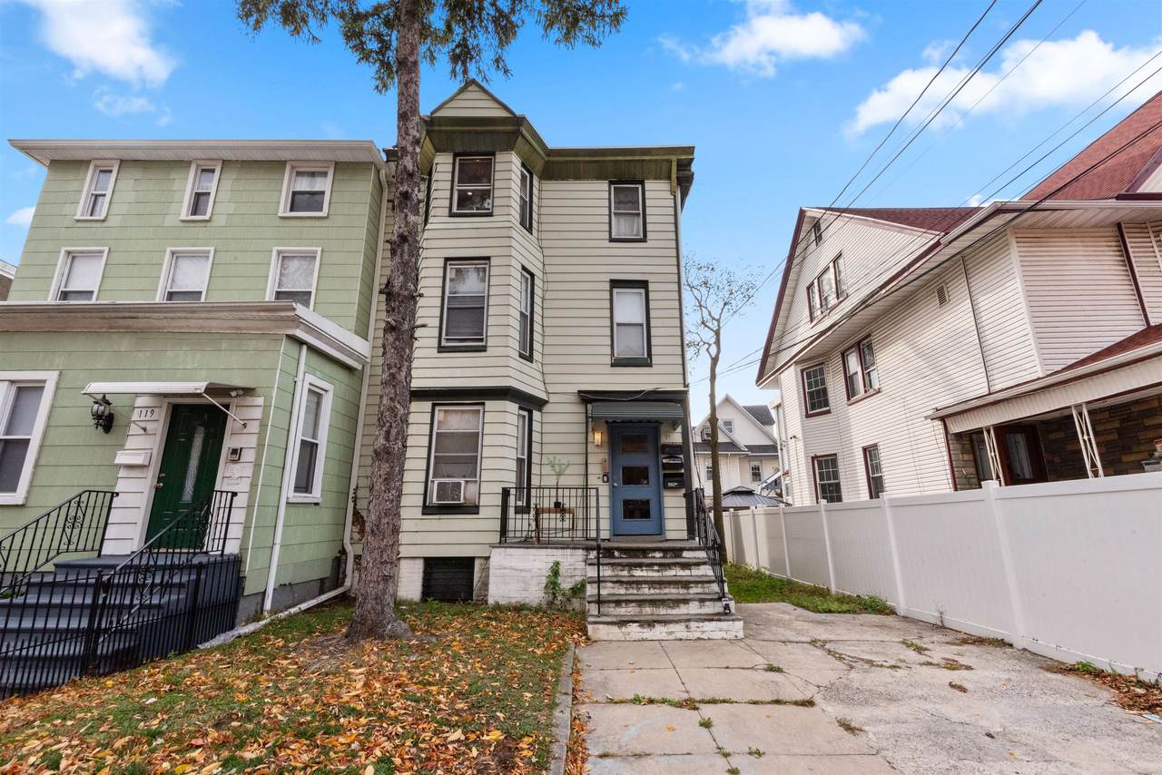 121 Lembeck Ave - Photo 1